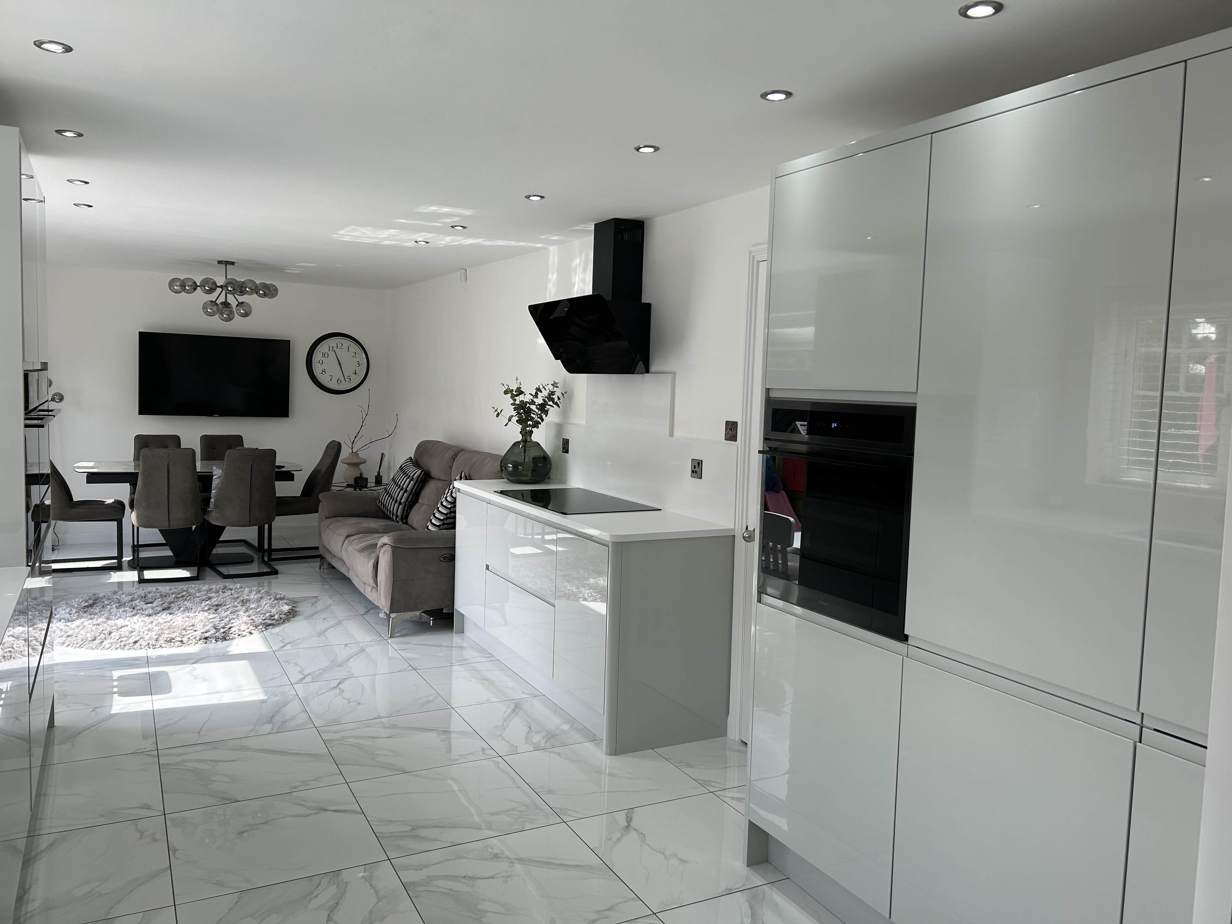 LUCENTE GLOSS A testimonial photo  - Fully Fitted - Leeds