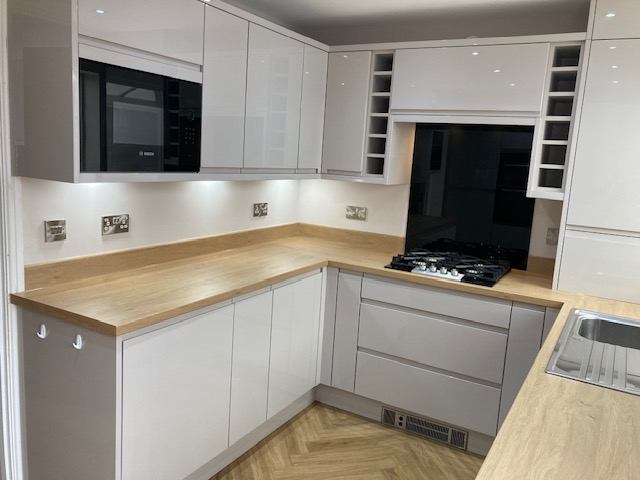 LUCENTE GLOSS A testimonial photo  - Fully Fitted - Rotherham