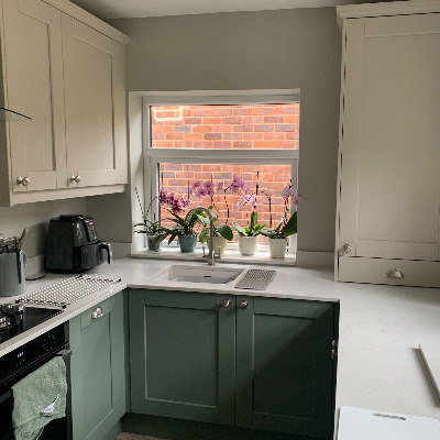 KENSINGTON (REED GREEN, TAUPE GREY)