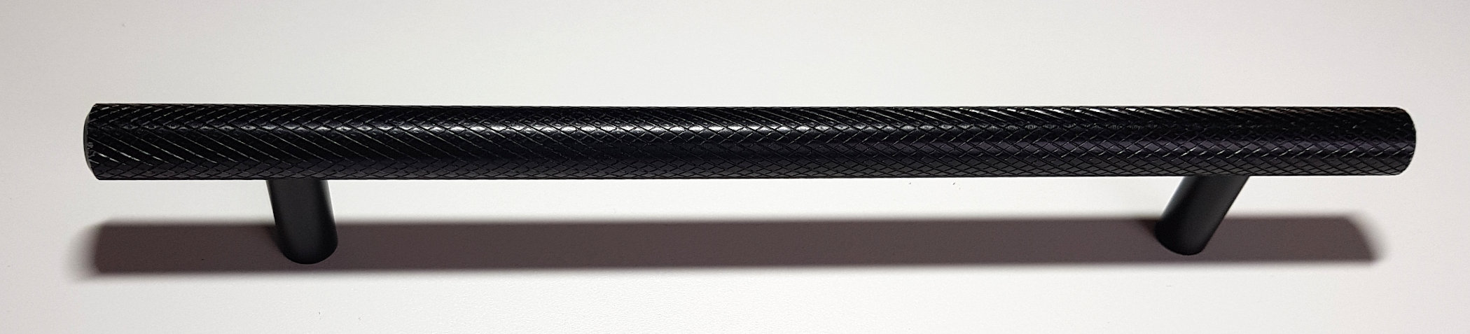 BLACK KNURLED HANDLE 220MM (160MM CENTRES)