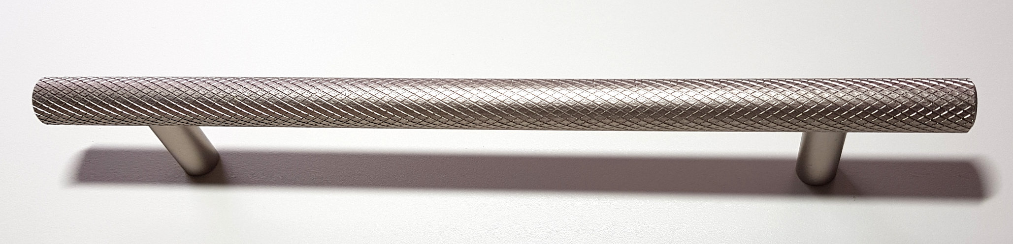 STAINLESS STEEL KNURLED HANDLE 220MM (160MM CENTRES)