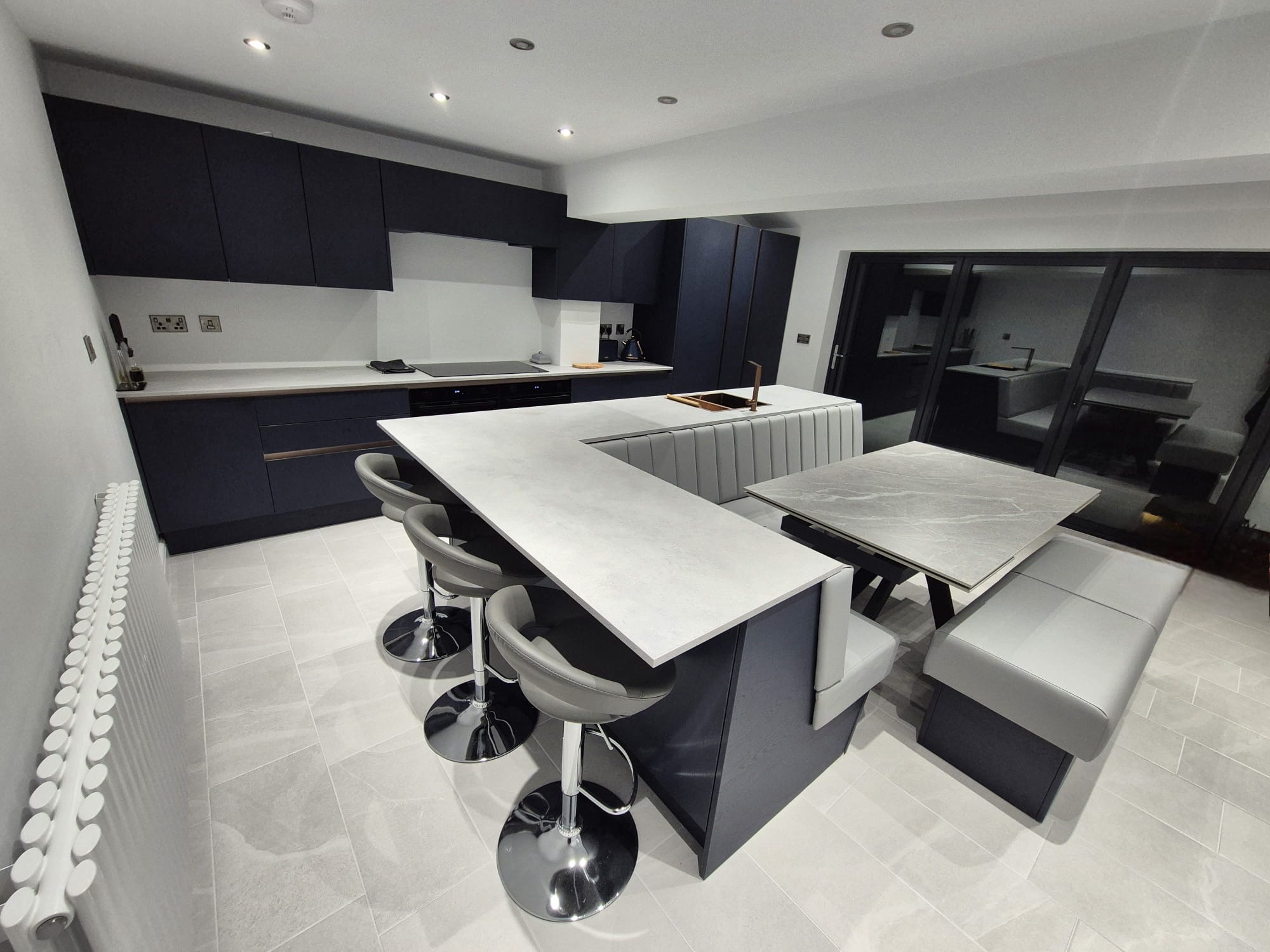 Piatto Plus (Indigo Blue Wood Effect)